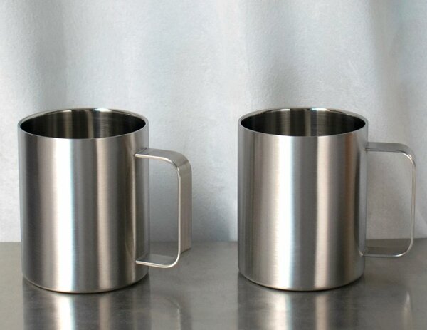 Tasses en acier inoxydable