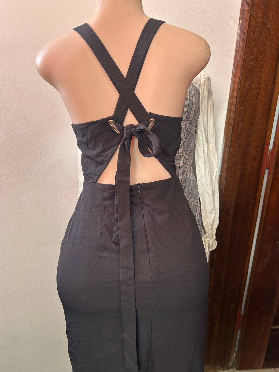 Robe élégante noire et beige