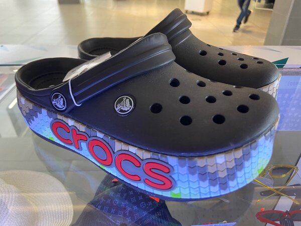 CROCS