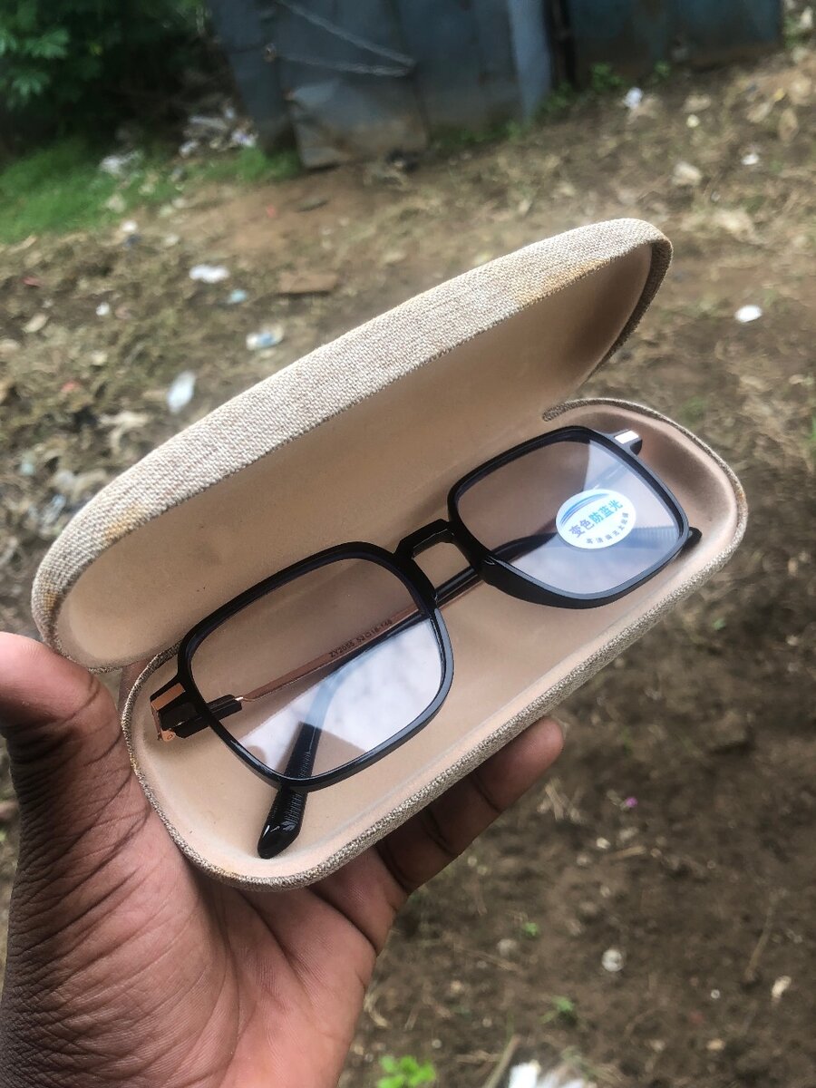 Lunettes Élégantes avec Étui