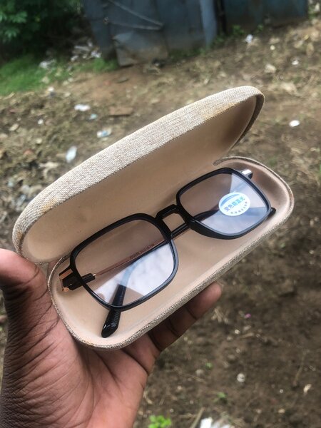 Lunettes Élégantes avec Étui