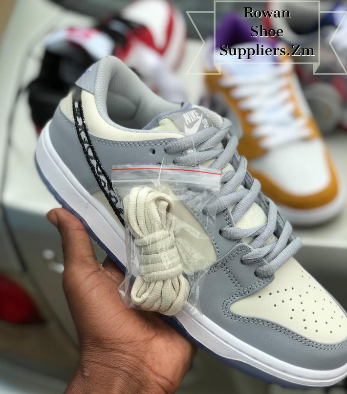 NIKE SB DUNK LOW CUT Sneakers  size 6-10