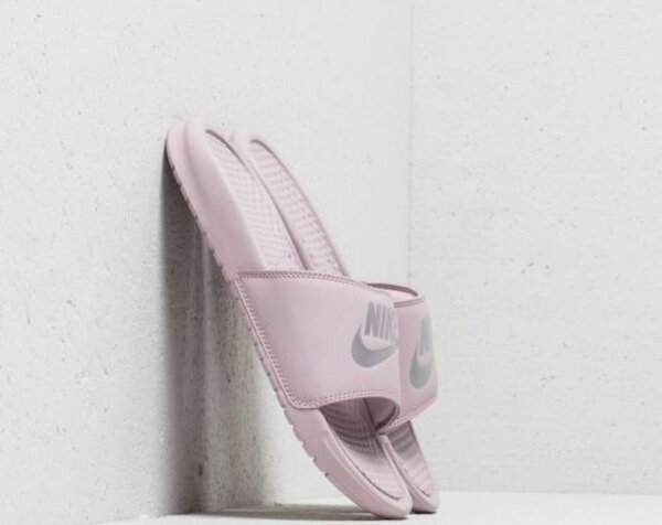 Sandales Nike confortables