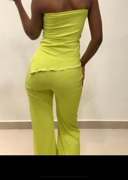 Ensemble néon élégant
