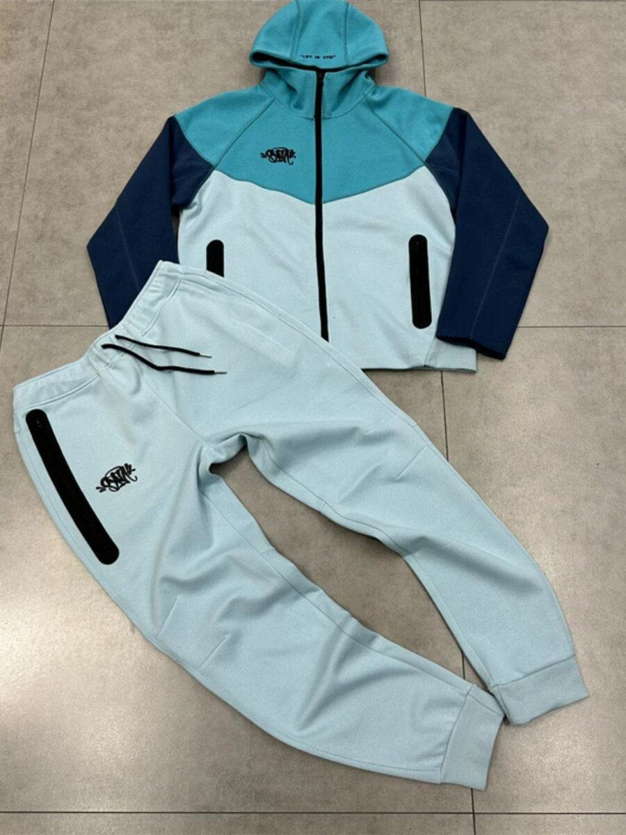 Ensemble de survêtement moderne