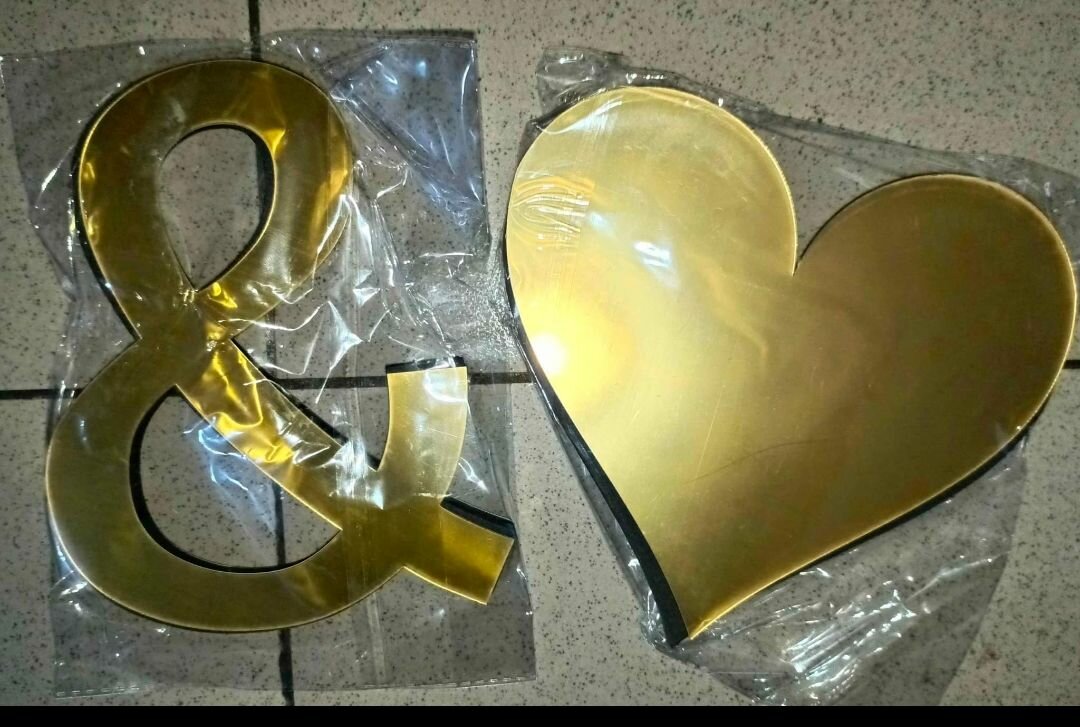 Les lettres, chiffres, et autres motifs décoratifs