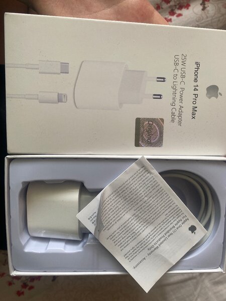 зарядка для айфона