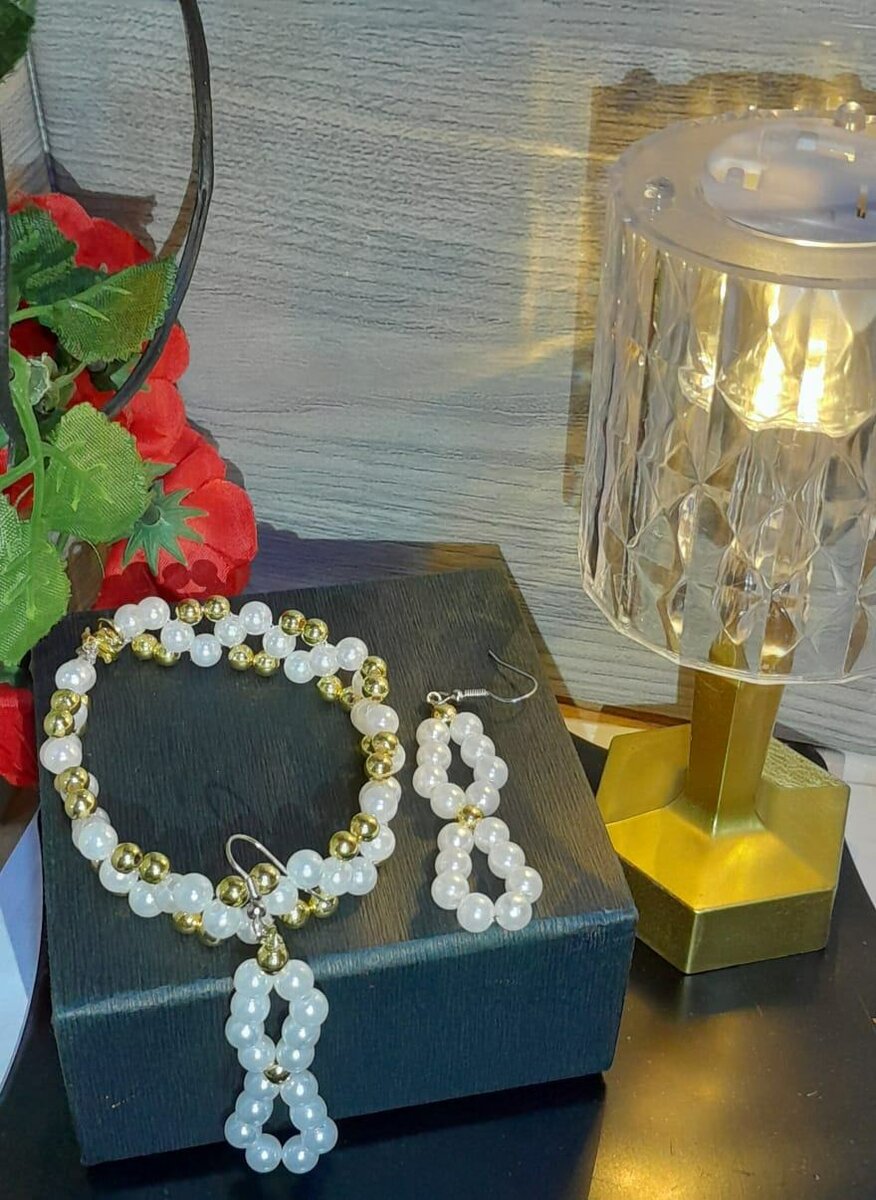 Parure Collier et Boucles d'Oreilles