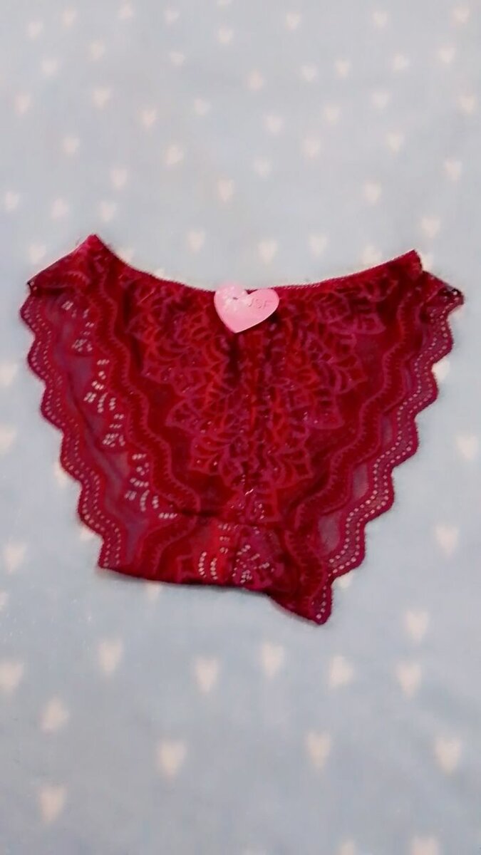 Culottes en dentelle féminine