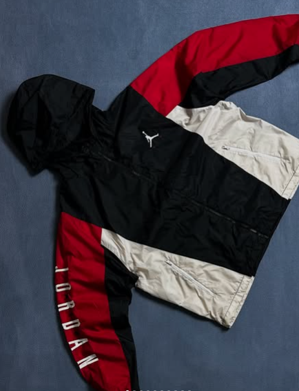 Nike AirJordan jumpman jumper size: L