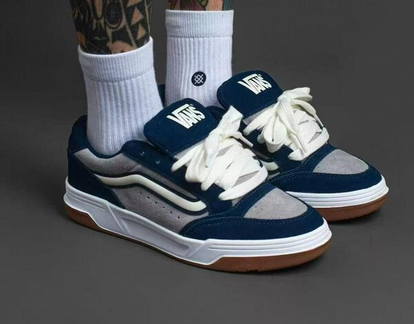 Vans hylane