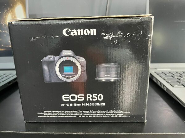 Canon EOS R50 Kit avec RF 18-45mm