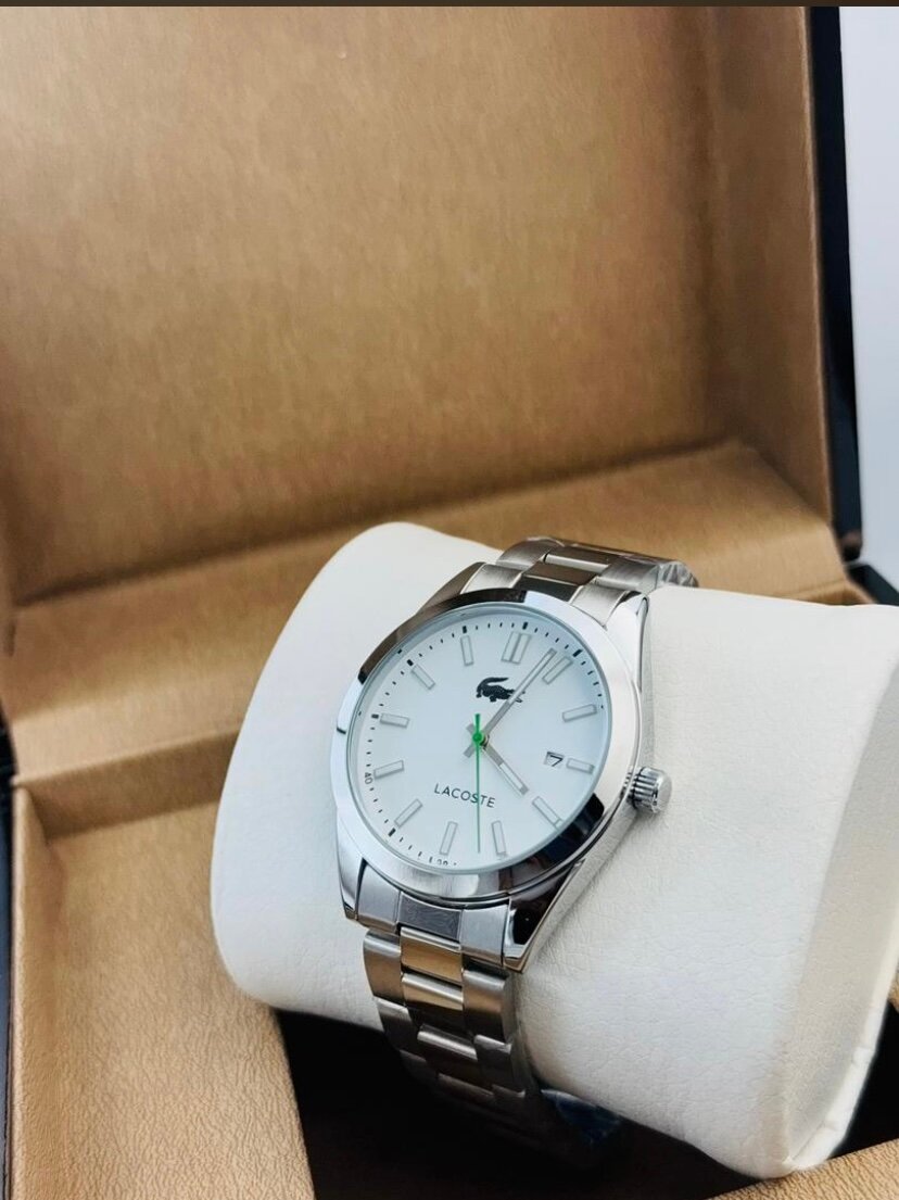 Montre élégante Lacoste