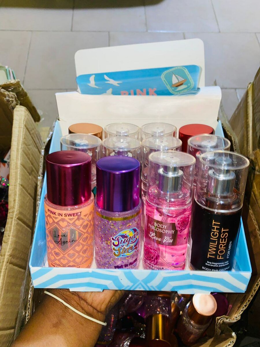 Brumes parfumées et pailletées