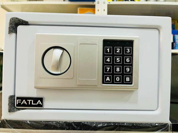 20E Digital Safe Locker Box