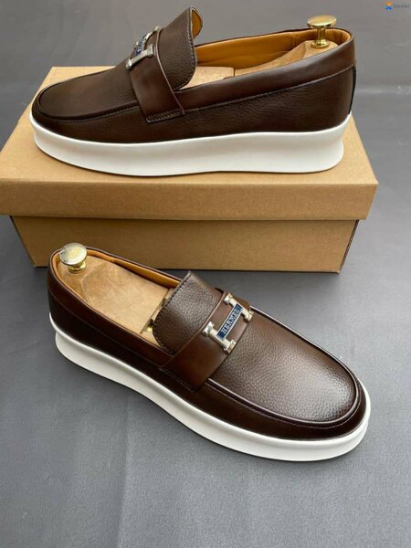 Chaussures élégantes en cuir homme