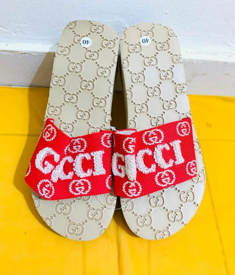 Sandales à motifs élégants