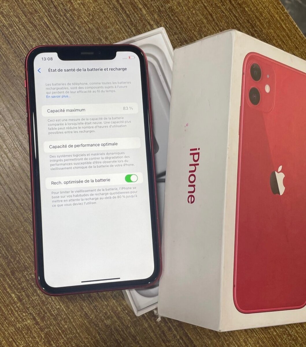 iPhone rouge 64Go bon état