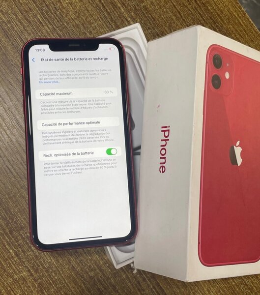 iPhone rouge 64Go bon état
