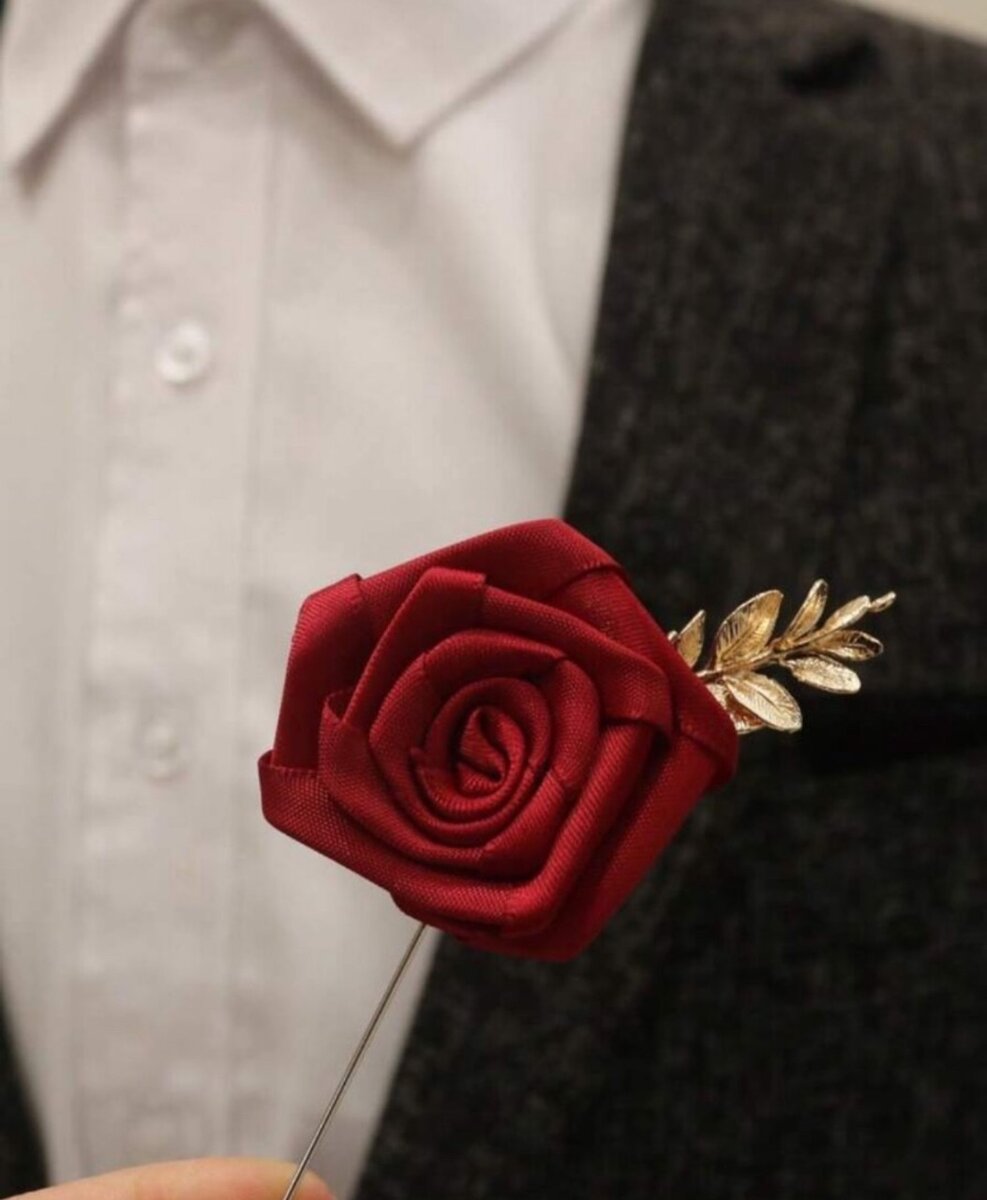 Épingles à col élégantes