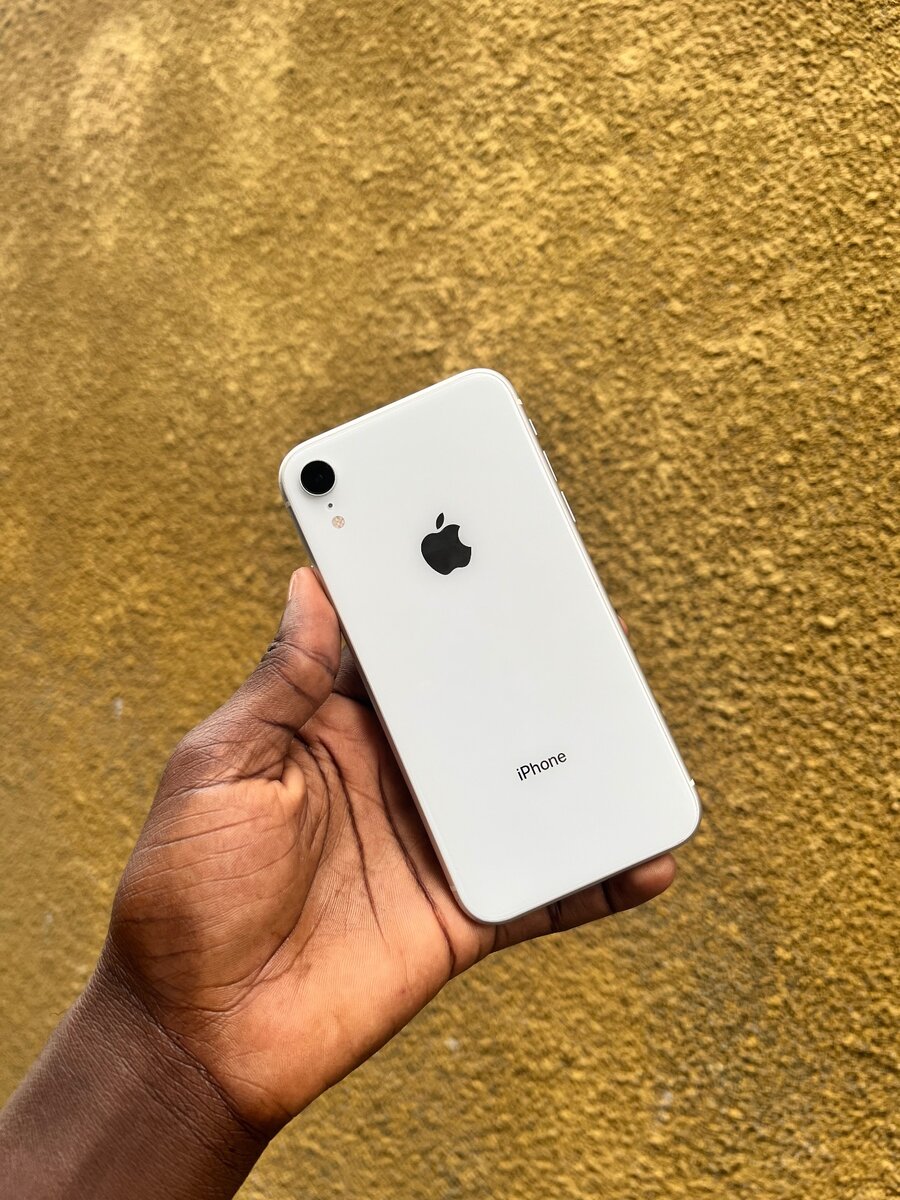 IPHONE XR 64 G