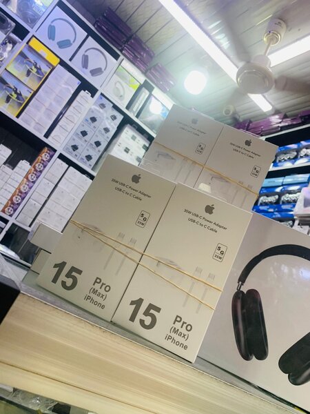 Original iPhone 15,16 series charger