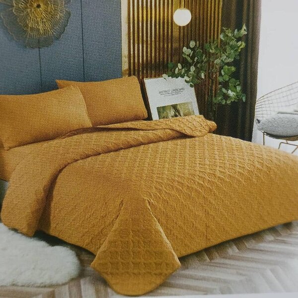 2 pillowcases, 1 bed fitter and 1 comforter