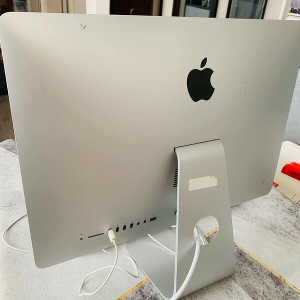 Apple iMac 21.5  Intel core i5