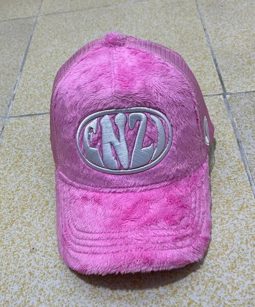 Casquette en peluche rose