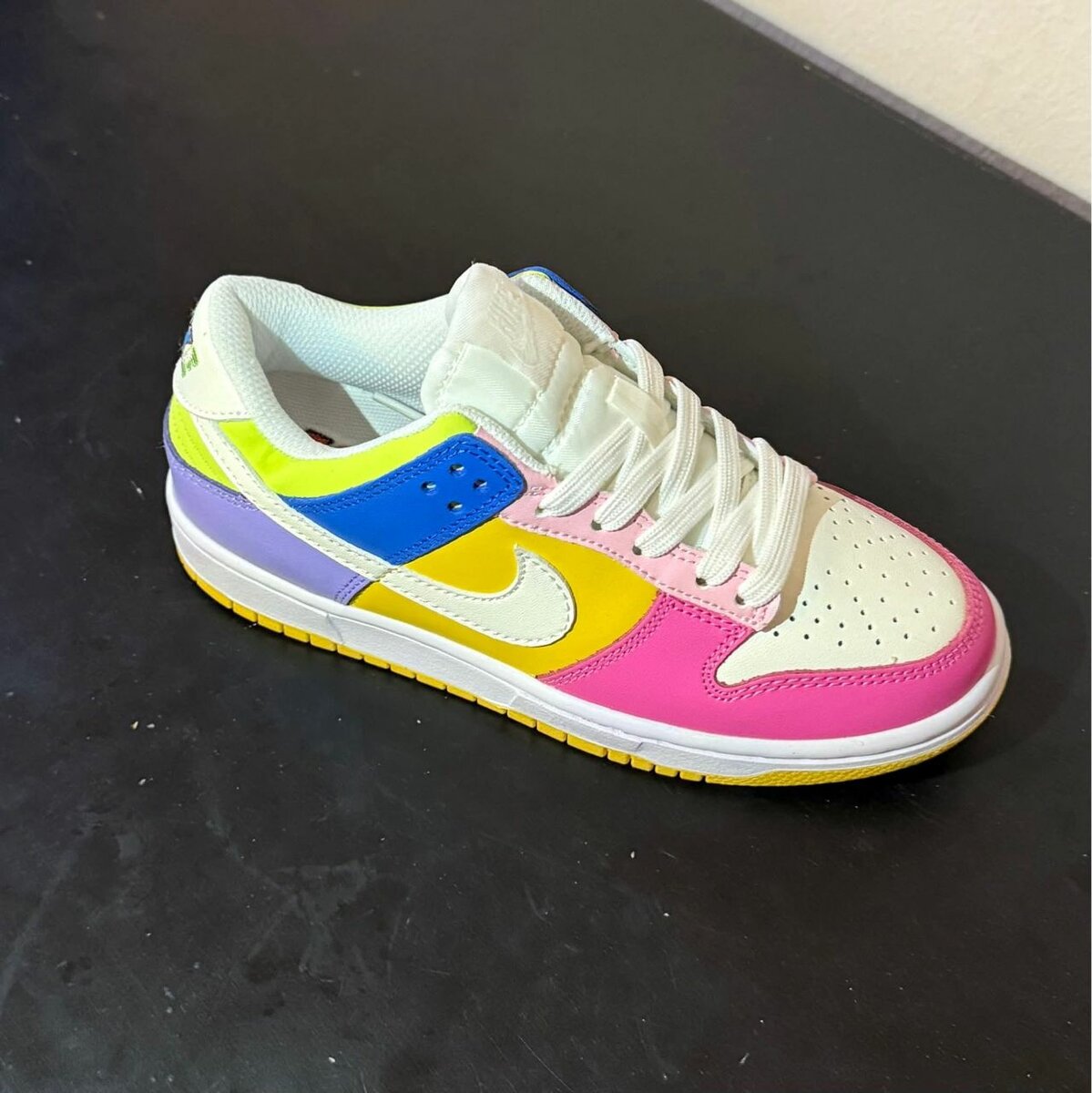 Chaussures de sport colorées