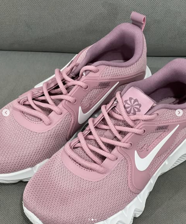 Кроссовки NIke розовые