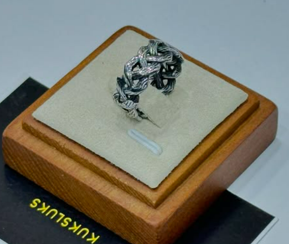 FLAWLESS STAINLESS RING