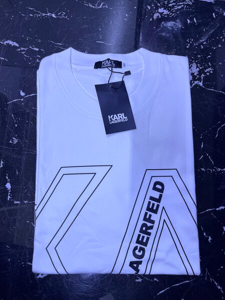 T-shirt à logo moderne