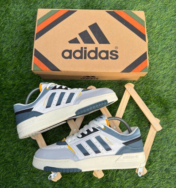 Adidas Sneakers Skateboard