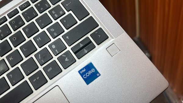 Hp corei5 12giga 512ssd 11Genertion 13pouce