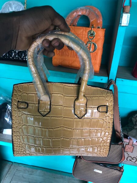 Sac à main en similicuir croco