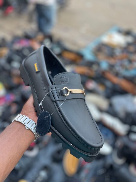 Mocassins en Cuir Noir Élégant