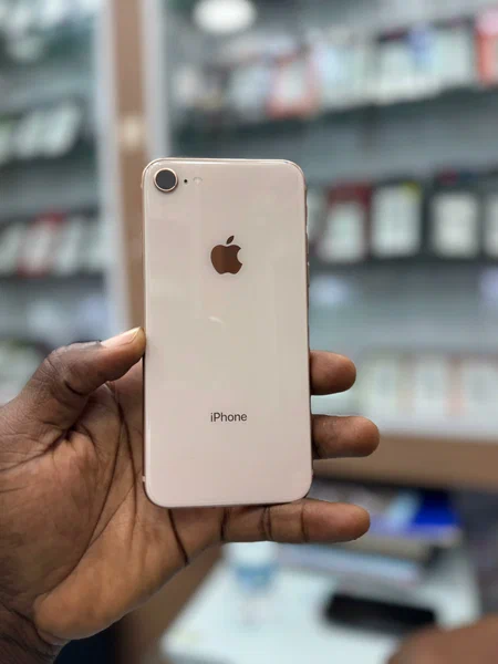 iPhone 8 simple 64Go tout pass