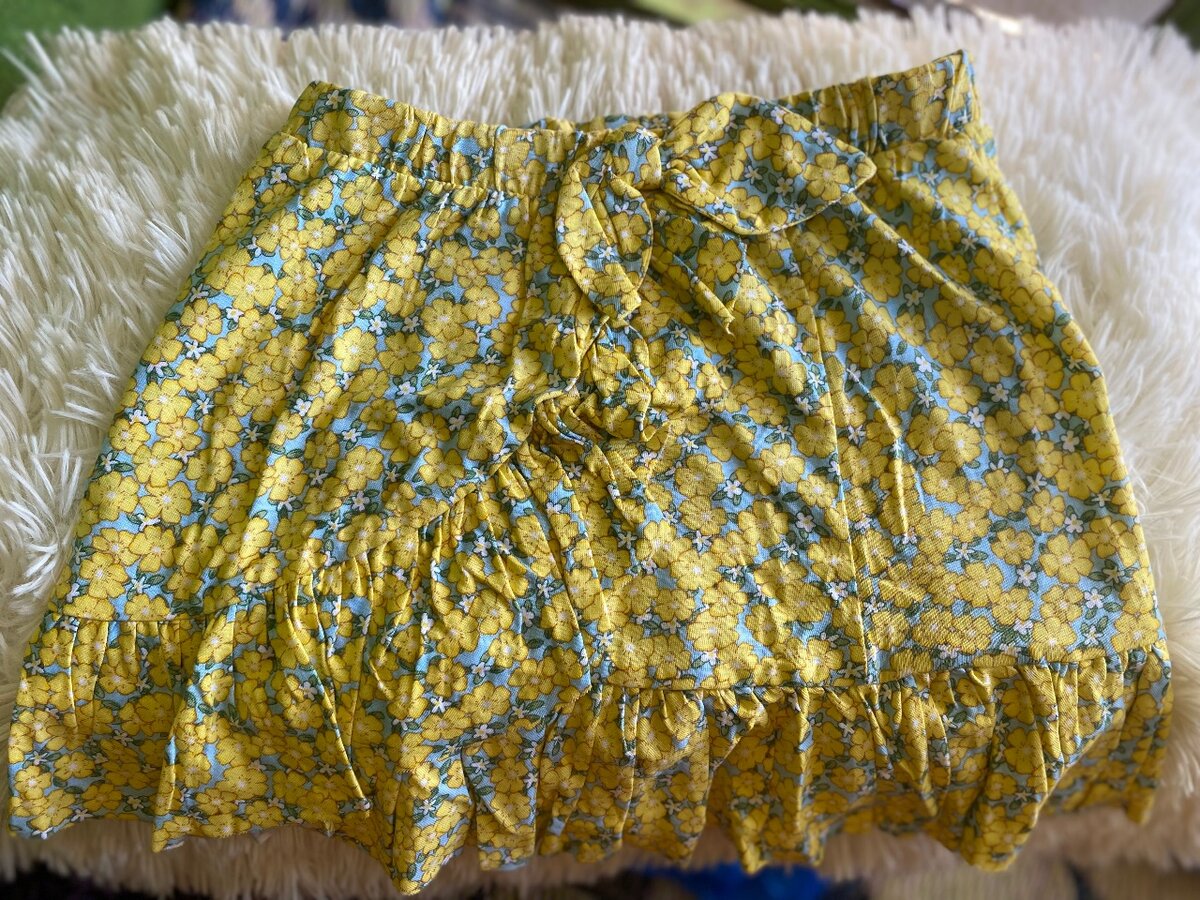 Jupe fille âgée de 8 ans