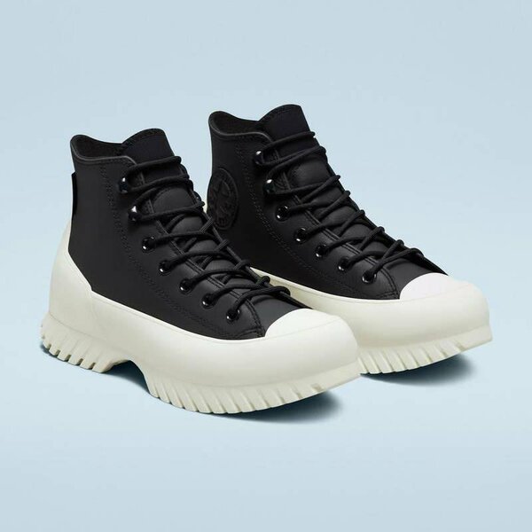 Chuck Tylor converse( black and white)