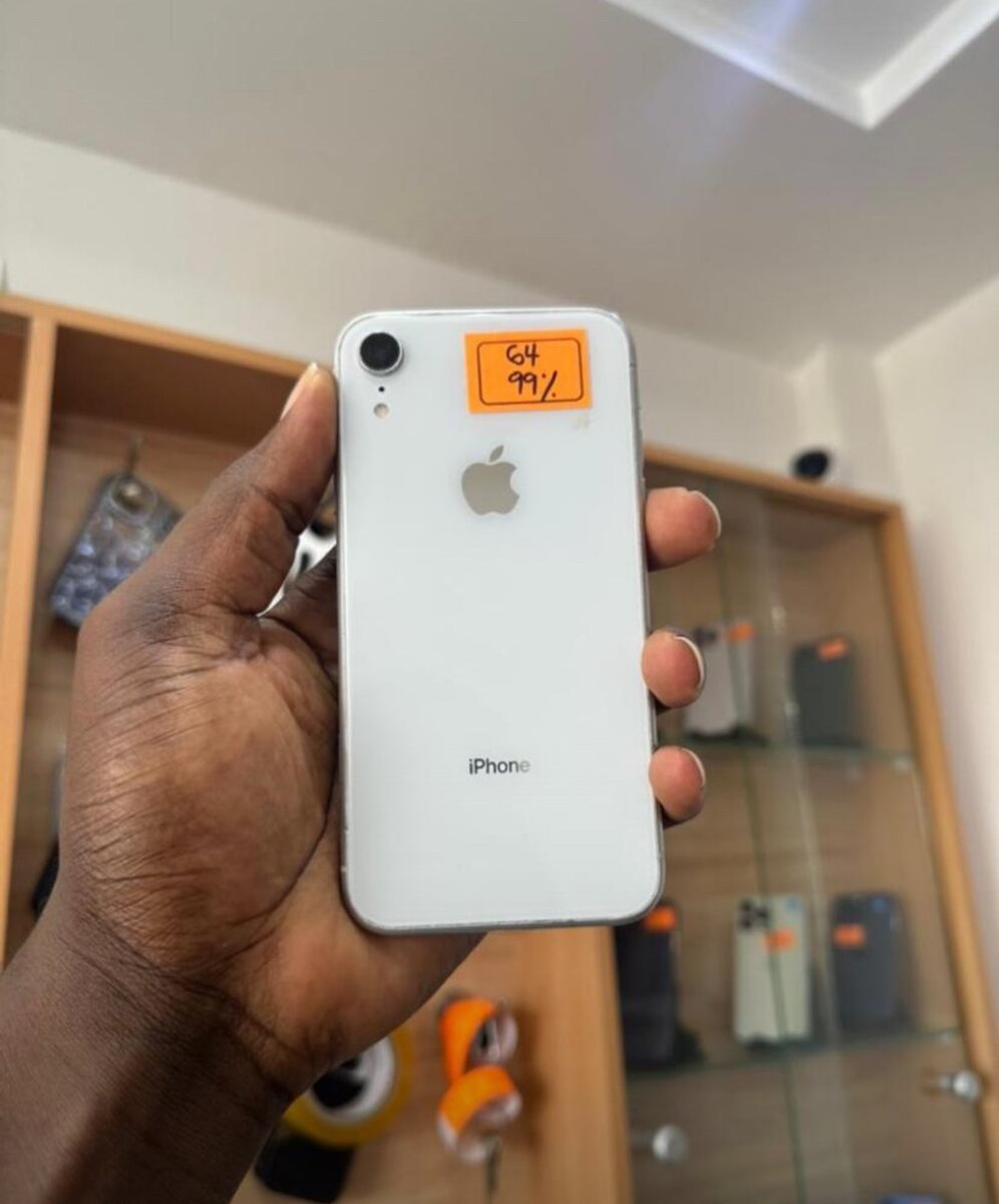 iPhone XR uk used 64 gig