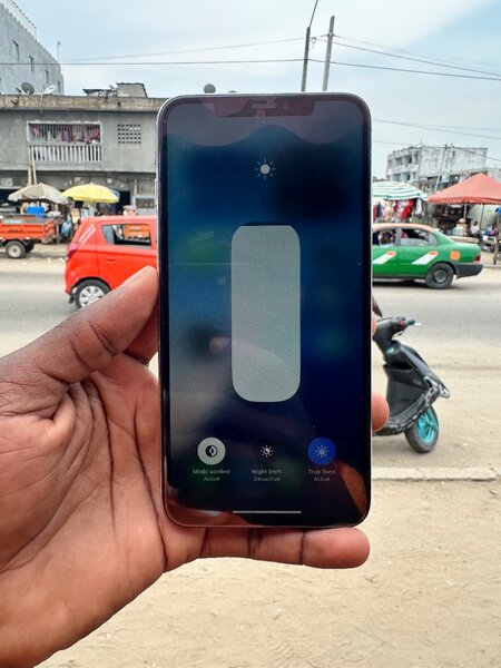 IPHONE XS MAX TOUT PASSE PROPRE