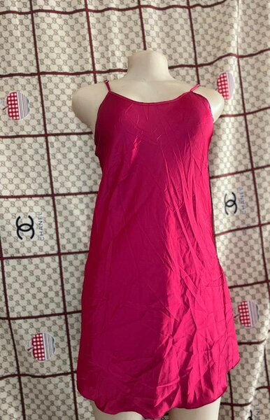 Nuisette en soie fuchsia