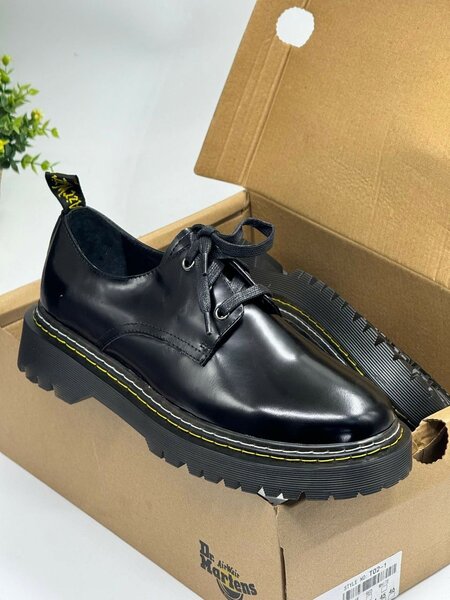 Dr martens classic shoes