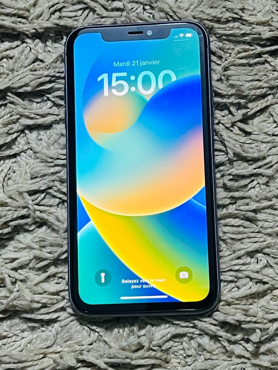 iPhone 11 64gb ( vendu avec reçu )