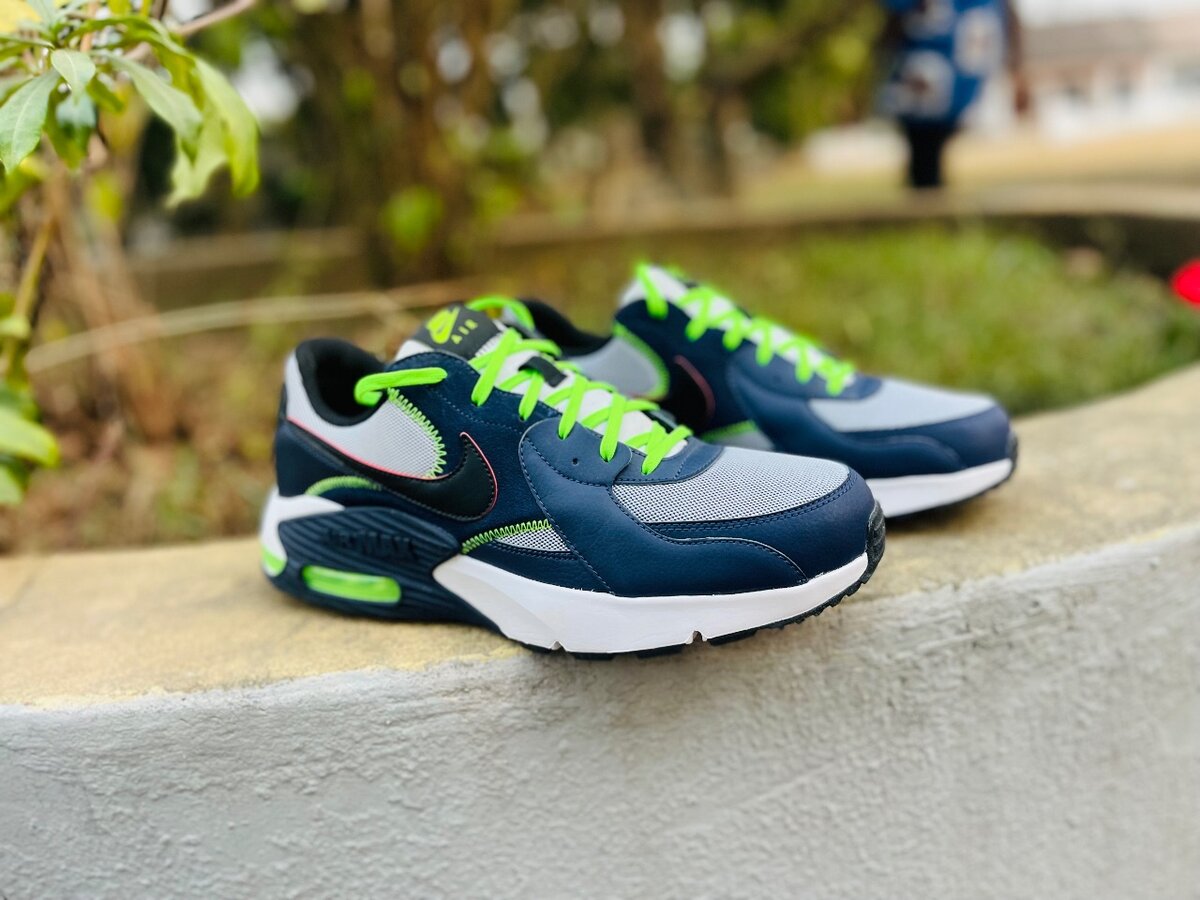 Airmax sneakers available new without box