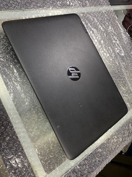 HP CORE I5 7 em GÉNÉRATION EN 14 POUCE ÉTAT QUASY NEUF