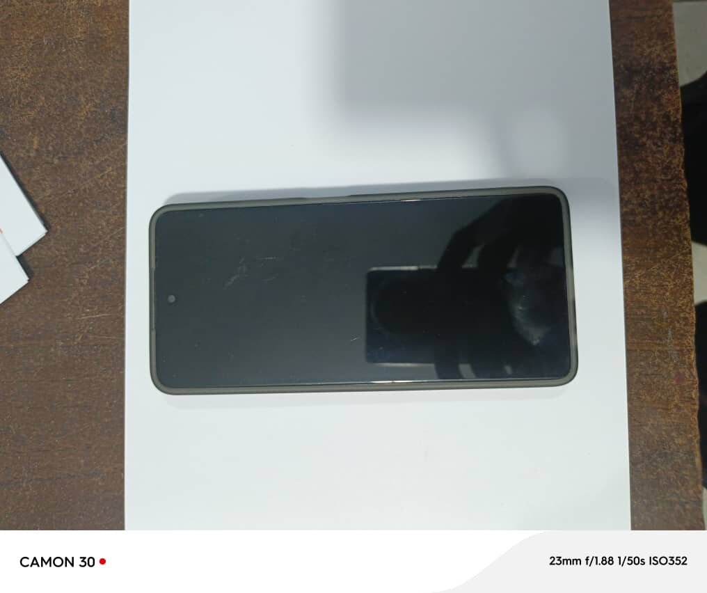 Teckno spack 10pro 256gb & 16rm ( 8+8)