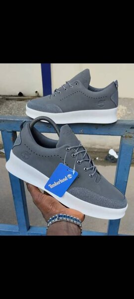 Baskets modernes confortables