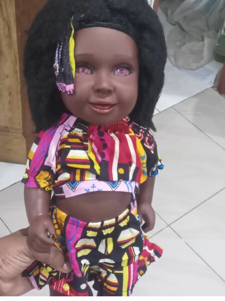 Poupée en tissu coloré